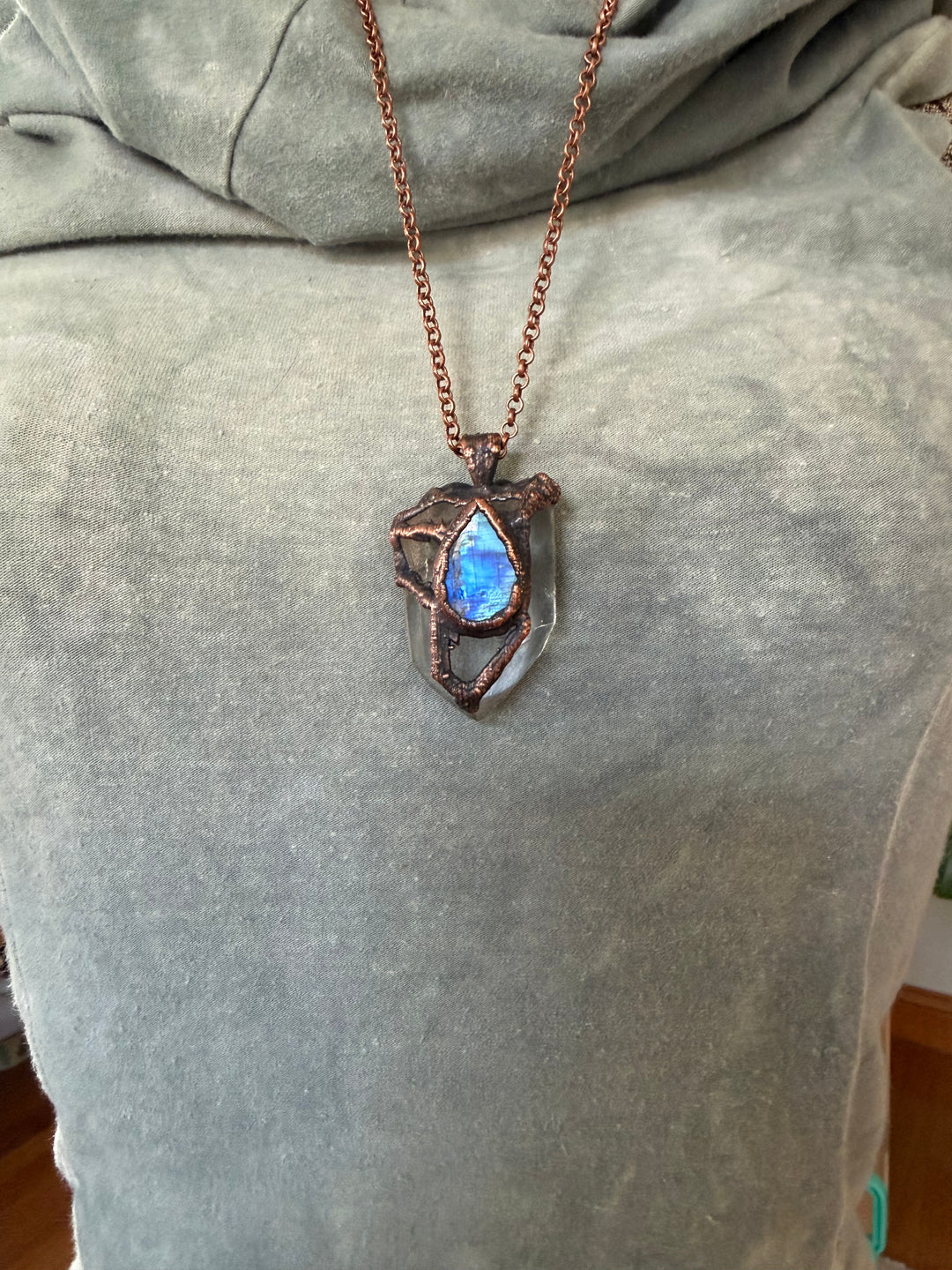 The Raw Earth Talisman // Clear Quartz & Moonstone 𓆃